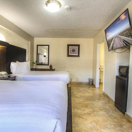 La Bella Oceanfront Inn - Daytona เดย์โทนาบีช ภายนอก รูปภาพ